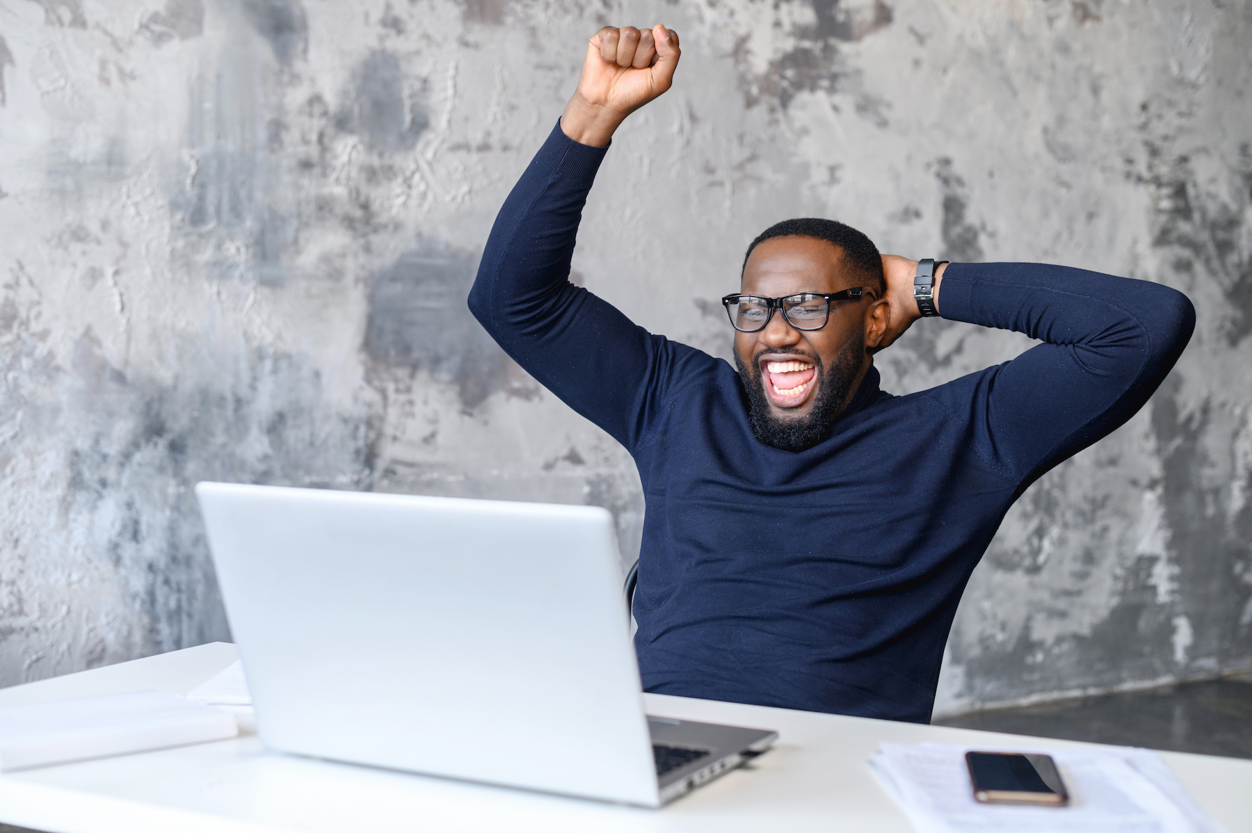 Pros and Cons of Using Price Skimming For Your Next Product Launch